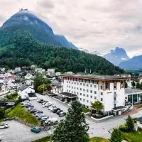 Grand Hotel - by Classic Norway Hotels，位于翁达尔斯内斯的酒店