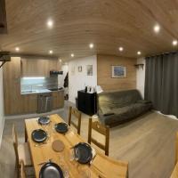 Appartement Les Orres au pied des pistes !，位于莱索尔Les Orres 1650的酒店