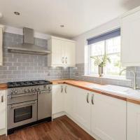 Modern Two Bedroom Apartment, Roseburn, Edinburgh - Free Parking，位于爱丁堡默里菲尔德的酒店