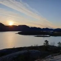 Kleines Haus am Fjord，位于Sør-Eidem的酒店