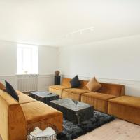 Modern 3BR Duplex Flat in Nyhavn w Private Balcony，位于哥本哈根Nyhavn的酒店