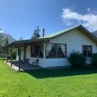 Los Coihues Patagonia Lodge，位于La Junta的酒店