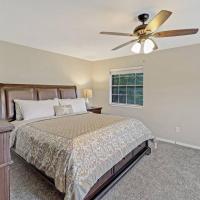 cozy house Saginaw TX 3BR 2BA Sleeps 10 just 12 minutes downtown fort worth，位于Saginaw沃斯堡国际米查姆机场 - FTW附近的酒店