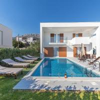 Luxury Villa Tina Moseni with private heated pool，位于卡什泰拉Kastel Gomilica的酒店