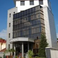 Acapulco Hotel，位于普洛耶什蒂的酒店