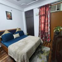 Homlee-Best Value flat with kitchen Near Metro，位于新德里Hindon Airport - HDO附近的酒店