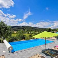 Stunning Home In Saint Sernin With 6 Bedrooms, Wifi And Private Swimming Pool，位于Saint-Sernin奥伯纳机场 - OBS附近的酒店
