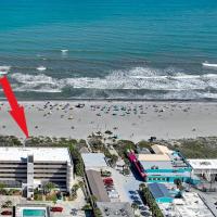 Beach Living at its Best!，位于可可比奇的酒店