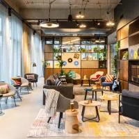 Moxy Berlin Airport，位于舍讷费尔德的酒店