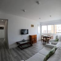 ROCH - Stylish Apartment near Metro，位于塞维利亚塞罗-阿玛特的酒店