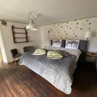 House in Eislek, North Luxembourg, dating from 1890, newly renovated,位于Deiffelt的酒店