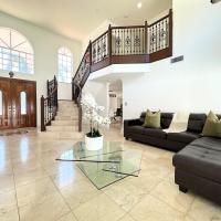 Spacious and Luxurious 4bd 3br House Pool Tub BBQ Private，位于迈阿密肯德尔-特米阿米行政机场 - TMB附近的酒店