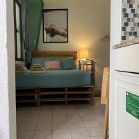 Coqui del Mar - LGBTQ Hotel - Adults Only，位于圣胡安Ocean Park的酒店