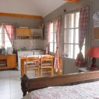Gite Hôtel chambre d' hôtes et roulottes et du Ternois，位于Saint-Pol-sur-Ternoise的酒店
