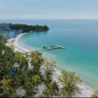 班南简易别墅和餐厅宾馆，位于瓜隆岛椰子海滩的酒店