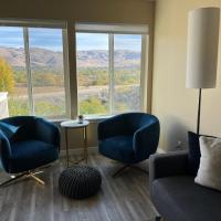 Mountain View Memories Gorgeous Views! 2 Story Pristine Condo Close to Foothills, Trails, Table Rock, Greenbelt, Bown Crossing and Barber Park in SE Boise，位于博伊西Southeast Boise的酒店