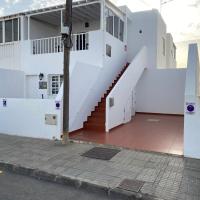Casa La Orilla 1，位于宏达海滩兰萨罗特岛机场 - ACE附近的酒店