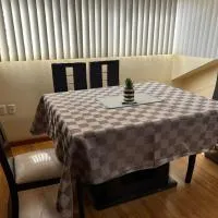 Departamento de 2 habitaciones amoblado en urbanización privada，位于昆卡的酒店