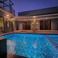 The Luxury Villa -Private Pool-，位于珍南海滩浮罗交怡机场 - LGK附近的酒店