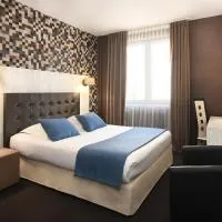 Logis Hôtel du Centre - Halte idéale en cyclotourisme avec garage à vélos clos,位于莫尔塞姆的酒店