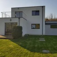 maison moderne à la campagne，位于Bezinghem的酒店