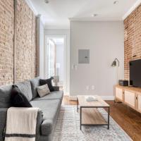 East Village 1br w wd nr cafes NYC-1115，位于纽约字母城的酒店