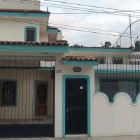 Casa Las Palmas Barra de Navidad, Jalisco.，位于巴拉德纳维达黄金海滩国际机场 - ZLO附近的酒店