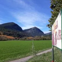 Càmping - Bungalows La soleia d'Oix，位于Oix的酒店