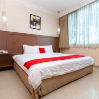 RedDoorz Premium at Hotel Ratu Residence，位于Paalmerah贾姆比机场 - DJB附近的酒店