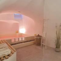 Loveroom La Cesarine Jacuzzi privé，位于穆然Mougins Town Centre的酒店