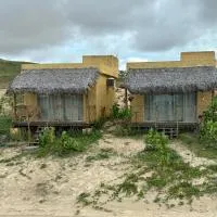 Bangalô Encantador Praia da Baleia，位于伊塔皮波卡的酒店