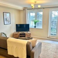 2 Bed Serviced Apartment with Balcony, Free Parking, Wifi & Netflix in Basingstoke
