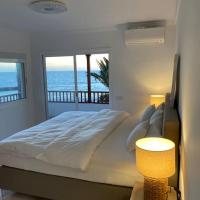 Villa Tranquila, Playa del Duque，位于阿德耶的酒店