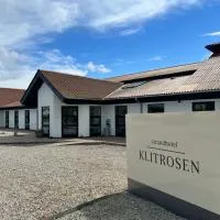 Strandhotel Klitrosen，位于菲耶里茨莱乌的酒店