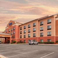 Fairfield Inn & Suites by Marriott Matthews Charlotte，位于夏洛特Matthews的酒店