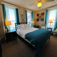 Historic Branson Hotel - Serendipity Room with Queen Bed - Downtown - FREE TICKETS INCLUDED，位于布兰森布兰森市中心的酒店