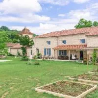 Le Clos Saint-Jean - Chambre d'hôte Scarlett，位于Saint-Jean-de-Thurac的酒店