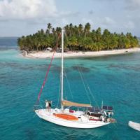 San Blas Sailing Experience With Us!，位于El Porvenir的酒店