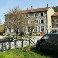 HL Hotel de la Loire，位于Goudet的酒店
