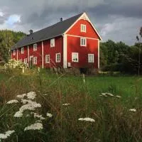 La Maison Rouge de Slätten Bed and Breakfast，位于Vilshult的酒店