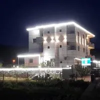 Hotel Apostoli，位于佩尔梅特的酒店