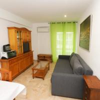 DIFFERENTFLATS Acantilados，位于萨洛的酒店