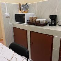 Janessa's Dwellery，位于维拉港维拉港国际机场 - VLI附近的酒店