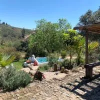 The Stream House - Montes da Ronha,位于赞布热拉-杜马尔的酒店