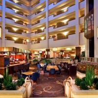 Sheraton Sioux Falls Hotel & Convention Center，位于苏福尔斯苏瀑支线机场 - FSD附近的酒店