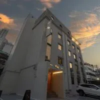 Anook Hotel Guri，位于九里市的酒店