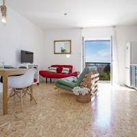 4-star Apartments Bianco，位于卡什泰拉Kastel Gomilica的酒店