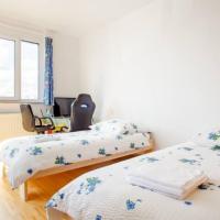 Beautiful room with balcony direction to Messe，位于汉诺威基尔克罗德的酒店