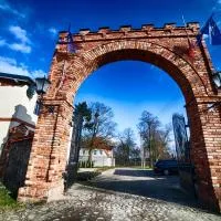 Dwór Kolesin，位于Nowe Kramsko绿山城机场 - IEG附近的酒店