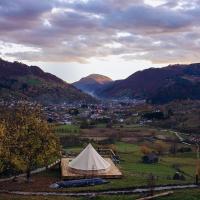 Rucăr Glamping Village，位于鲁克尔的酒店